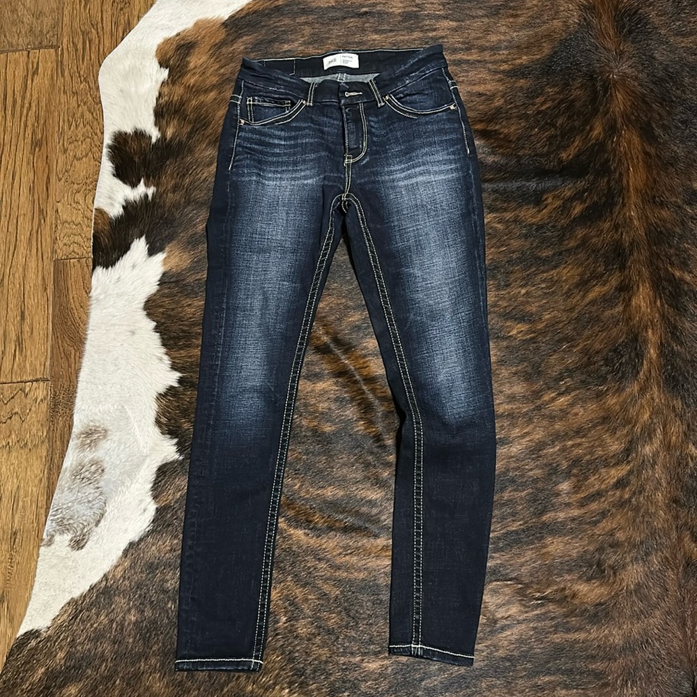 BKE Payton mid rise skinny jeans 
Size 26
Excellent condition